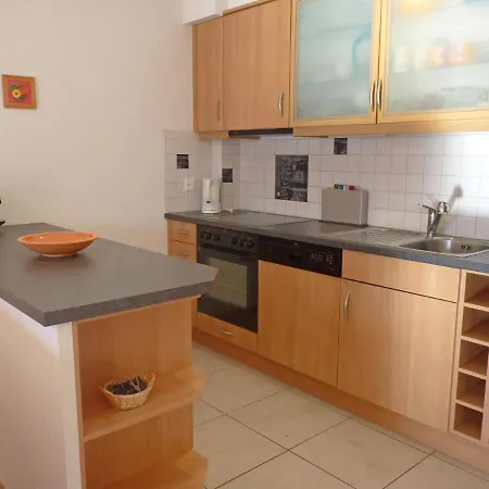 Viognier 5 By Interhome オヴロナ